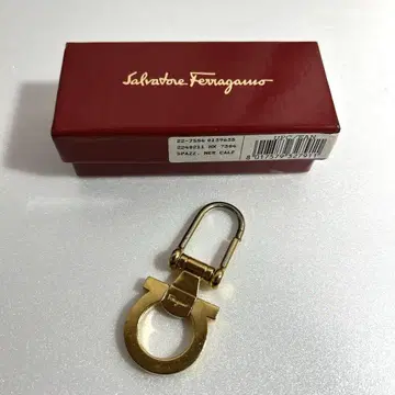 Salvatore Ferragamo 간치니 골드 키링 박스 포함