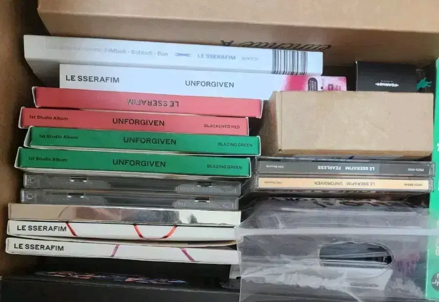 Le Sserafim is selling several album.