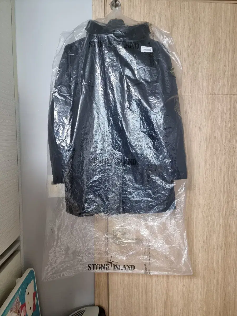 스톤아일랜드 마이크로랩스 패딩 블랙