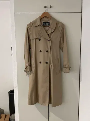 Ford Mills 베이지 트렌치코트 더블 브레스트