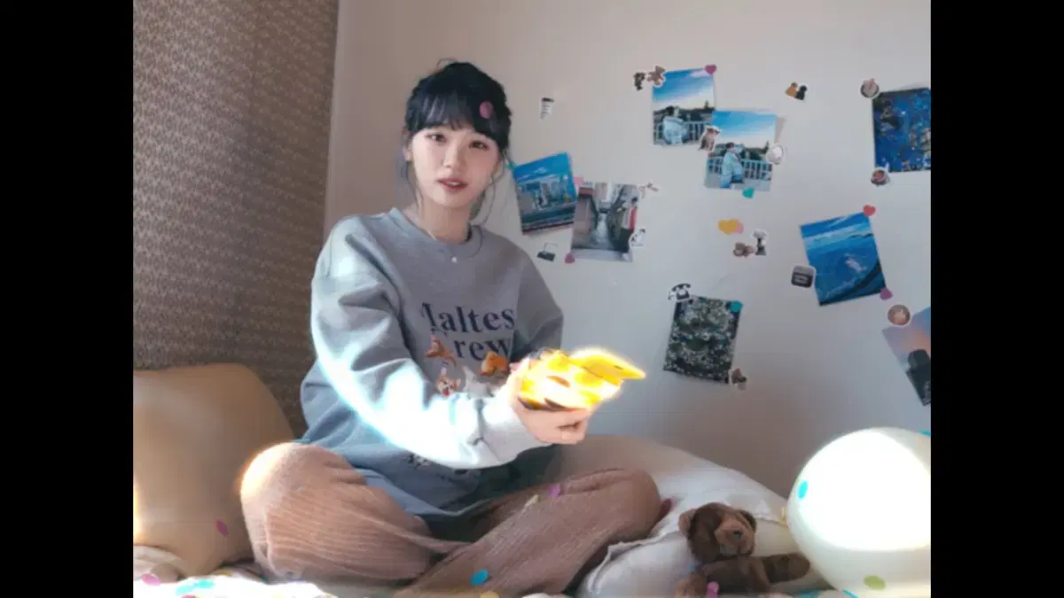 와이케이 돌핀 크루 네이비 맨투맨(르세라핌 김채원)