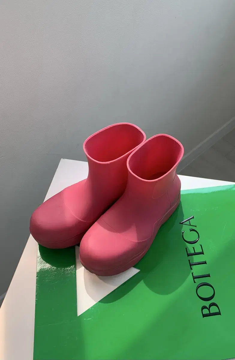 Bottega Veneta Puddle Boots Pink 37