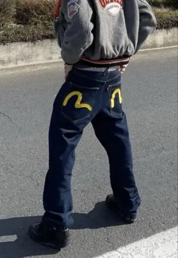 에비수 스트레이트 데님 다크 네이비