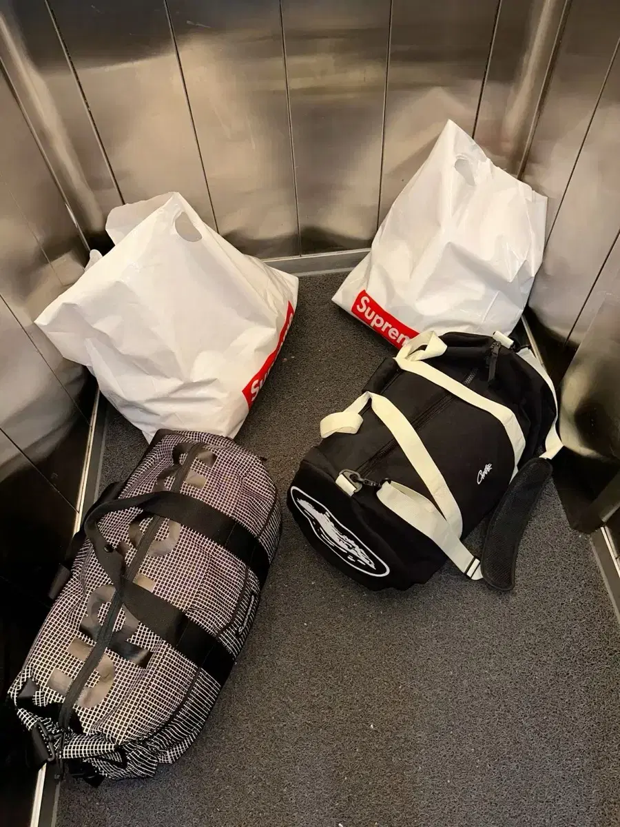 코르테이즈 가방 Corteiz HMP duffle bag