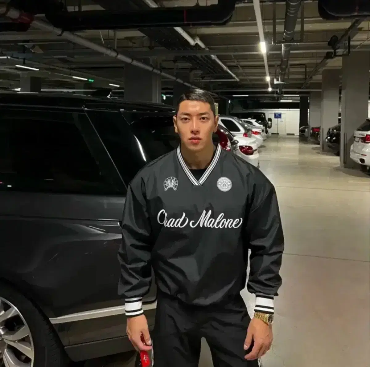 We sell Volante Chadmalone windbreaker man-to-man 3 sizes.