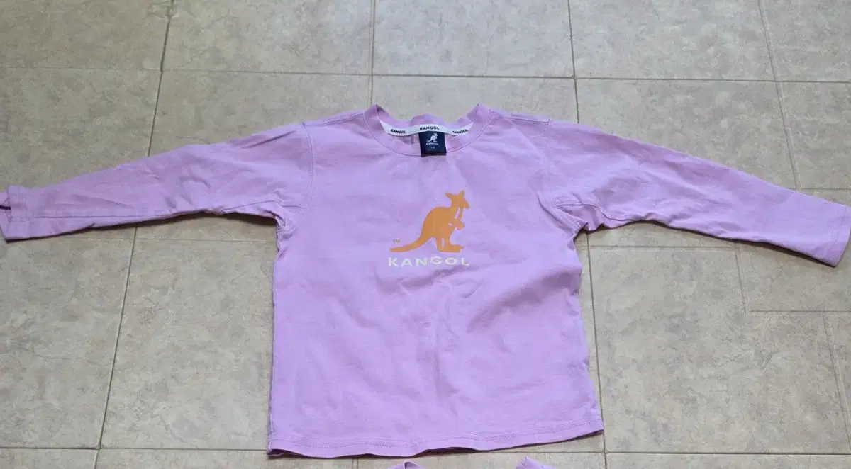 Kangol T-shirt size 110