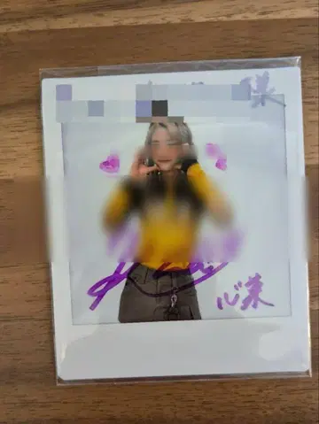 ME:I 사사키 코코나 친필 사인 포함 폴라로이드
