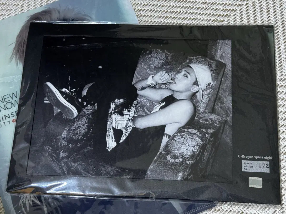 G-Dragon G-Dragon Space 8 Exhibition Photo Frame + Bonus