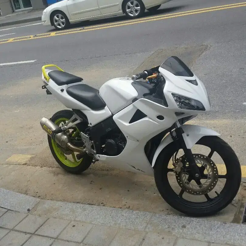 cbr125  10년식풀튜닝