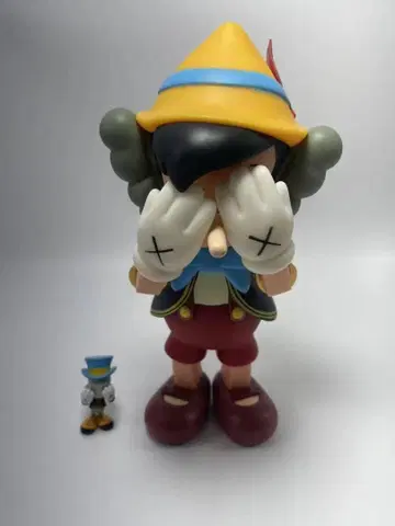 KAWS 카우스 피노키오와 지미니 크리켓