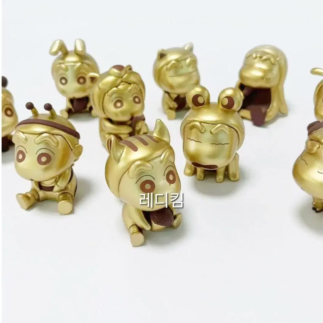 Purchase post) Buying all Crayon Shin-chan Cosplay animal figures, Hidden edition.