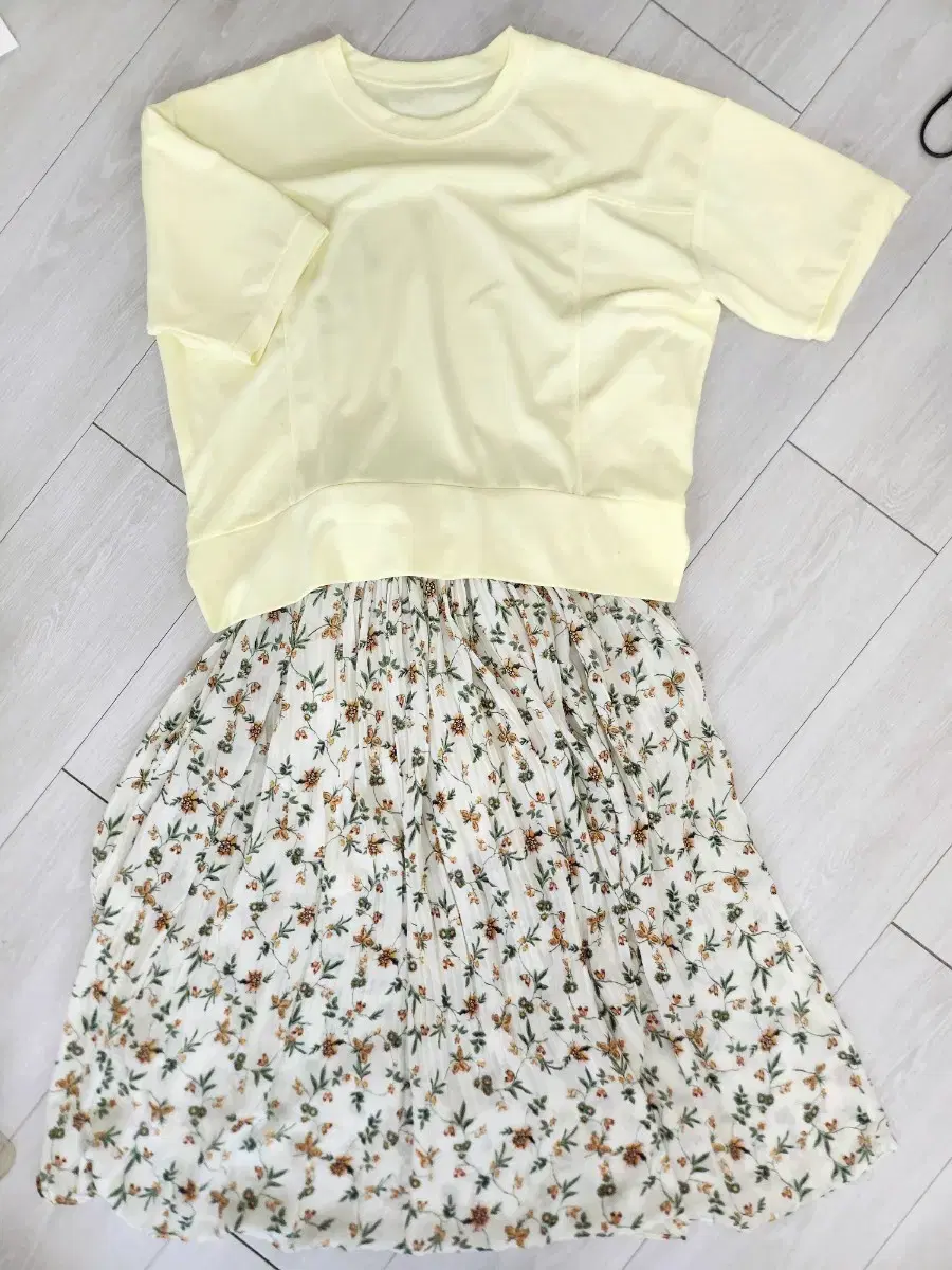 Bulk of women's clothing for yeoreum