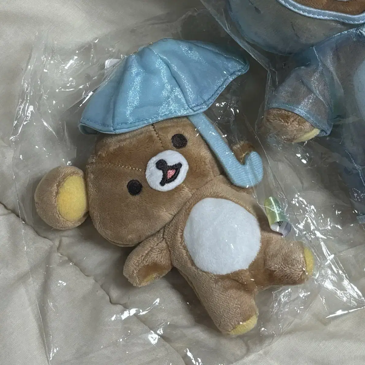 날씨 시리즈 우산 든 리락쿠마 키링 마스코트 인형 양도