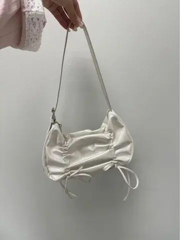 올리브 드 올리브 드로스트 리본 백