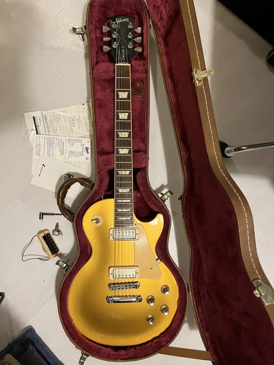 2000 Gibson Les Paul Goldtop Deluxe Limited Edition