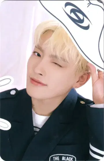 ATEEZ 홍중 애니티즈 인 일루전 2/5