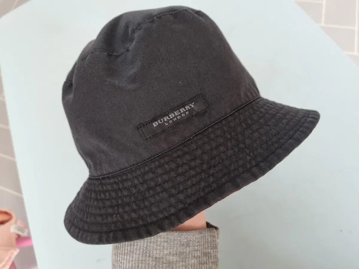 버버리 키즈 리버서블 모자