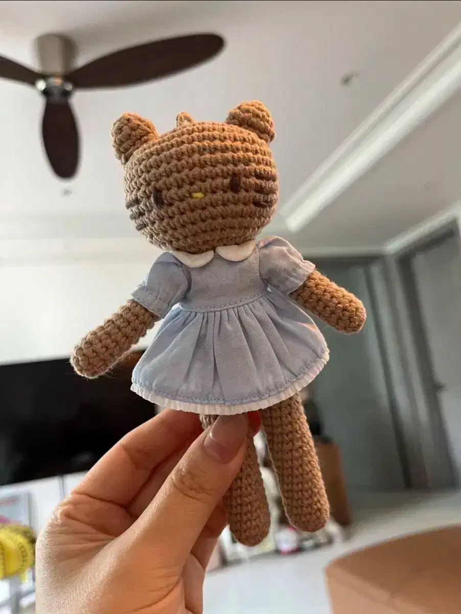 산리오) 드레스업 태닝키티 헬로키티 롱다리 키링 인형