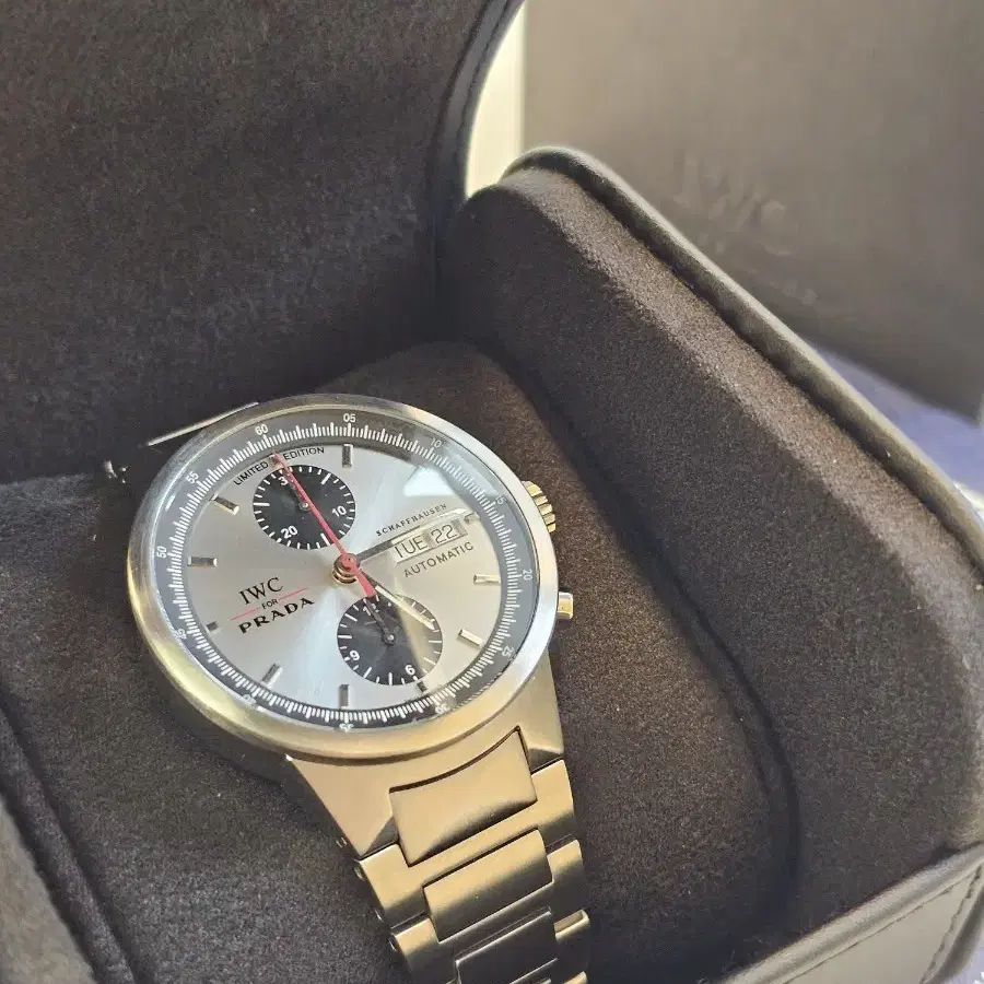 [유일한 매물/ 마감 임박] IWC & 프라다 크로노 한정판 오토매틱