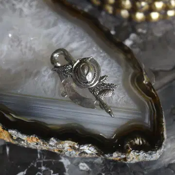 레트로 빈티지 레트로 구제 의류 지팡이와 햇 디자인 브로치