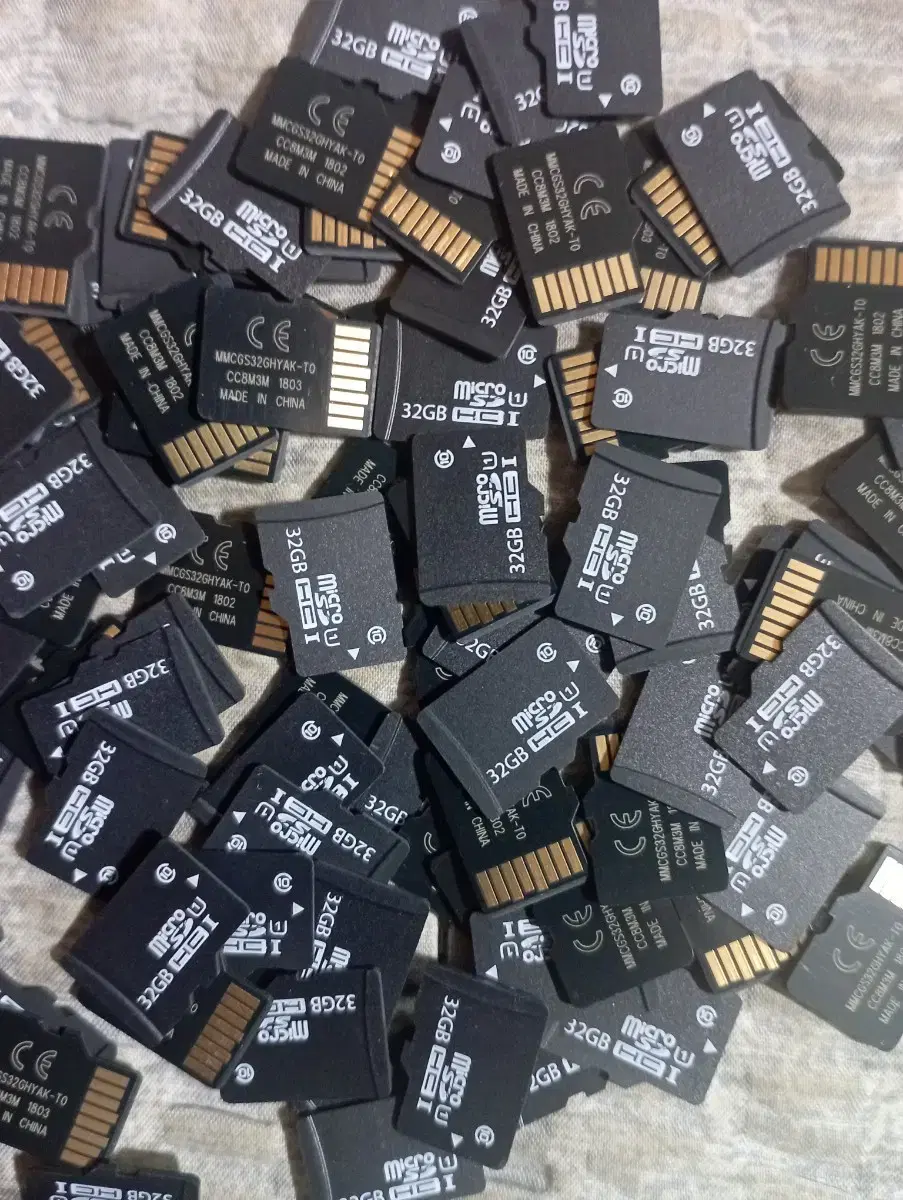 MicroSD card 32GB Class 10 (Class A use only)
