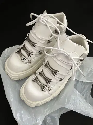 하라주쿠 신발 화이트 24.5cm