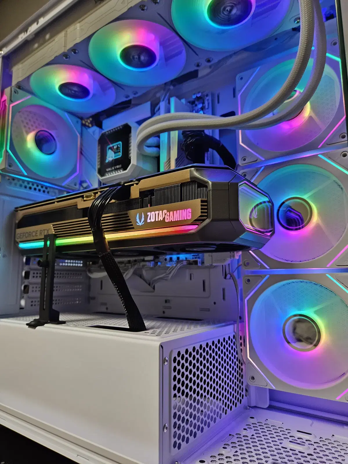 9950x3d, b850m wifi, rtx5080 하이엔드 본체
