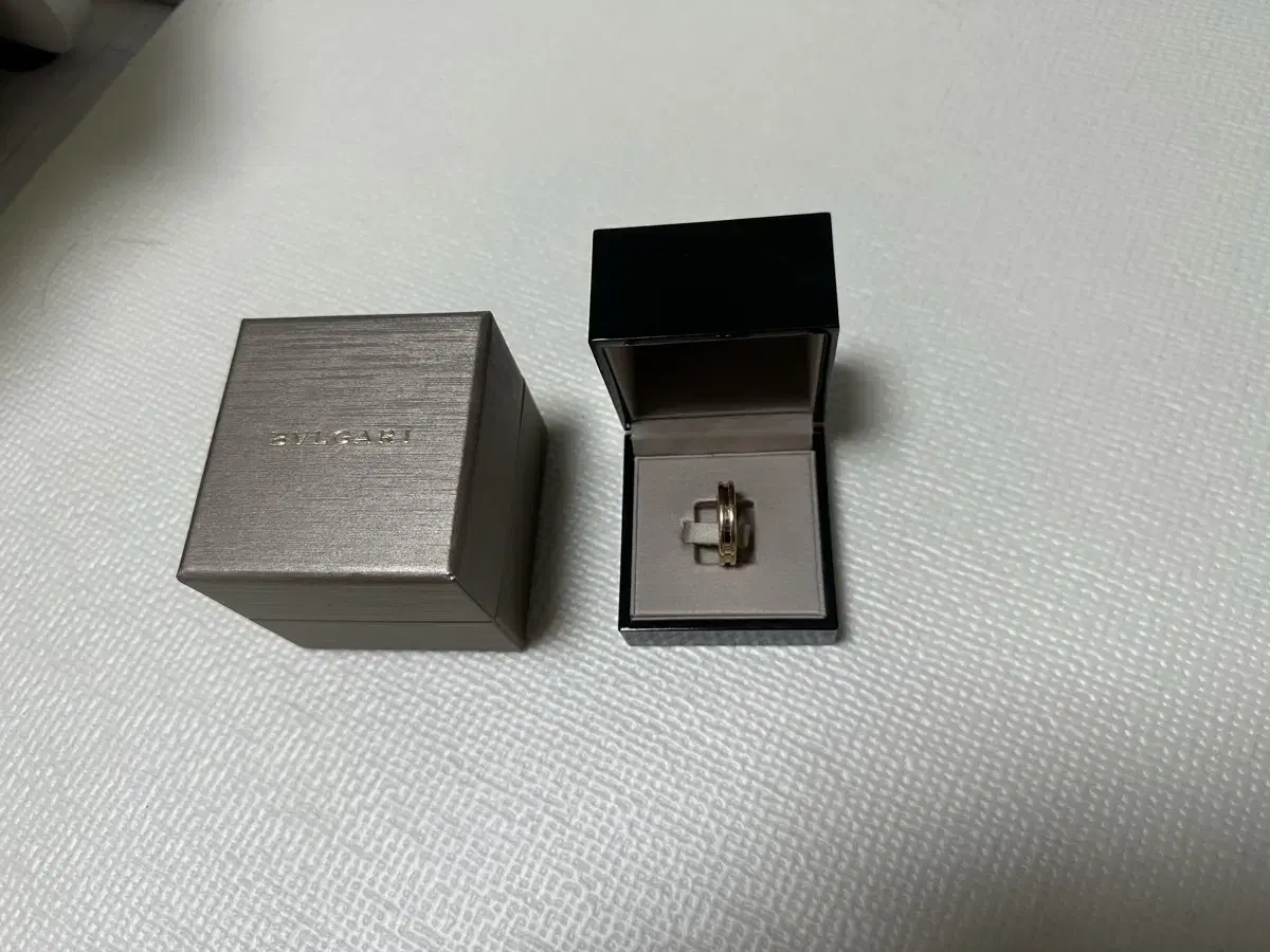 불가리 정품 비제로원 옐로우골드 18k 반지 56호
