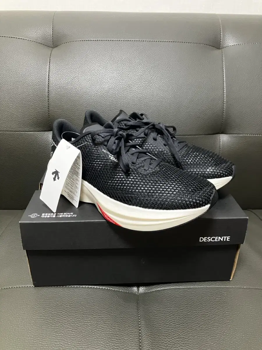 데상트 델타프로 템포 V2 / BLACK 280사이즈 새상품