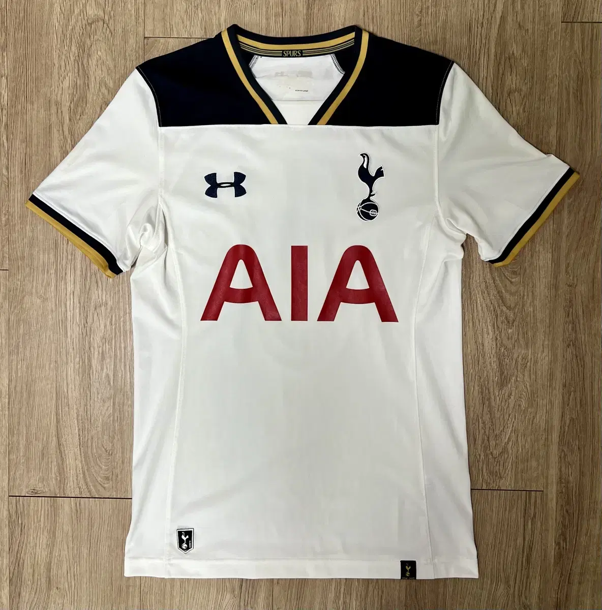 16-17 Tottenham Hotspur shirt with Son Heung-min's name on it