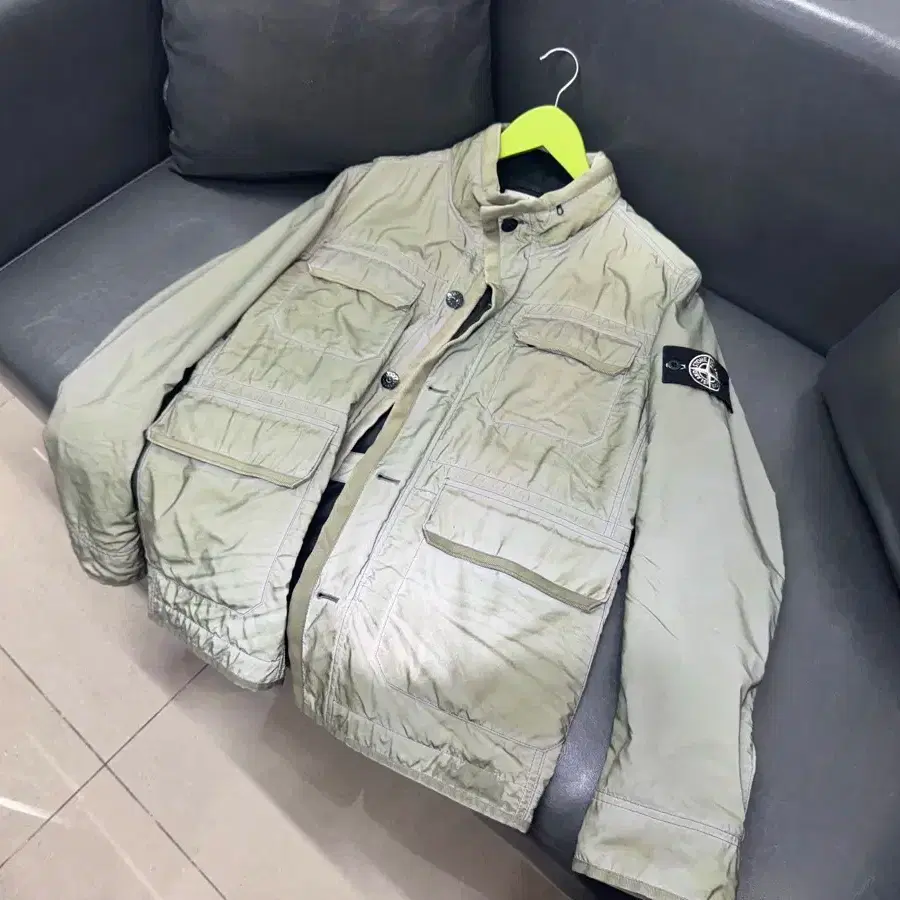 스톤아일랜드 리퀴드 리플렉티브 야상 (M)