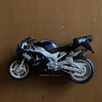 야마하 YZF-R1 피규어