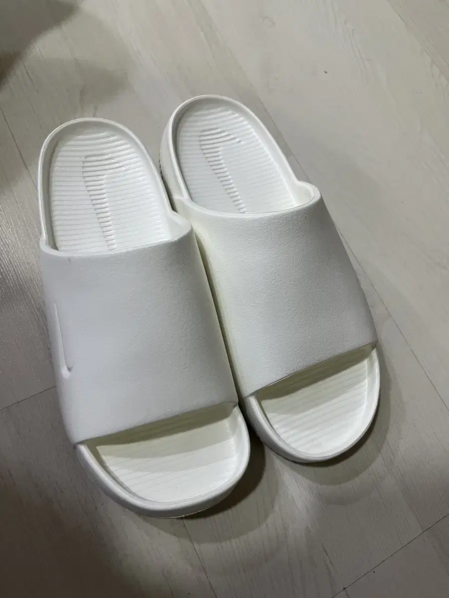 나이키 캄슬라이드 슬리퍼