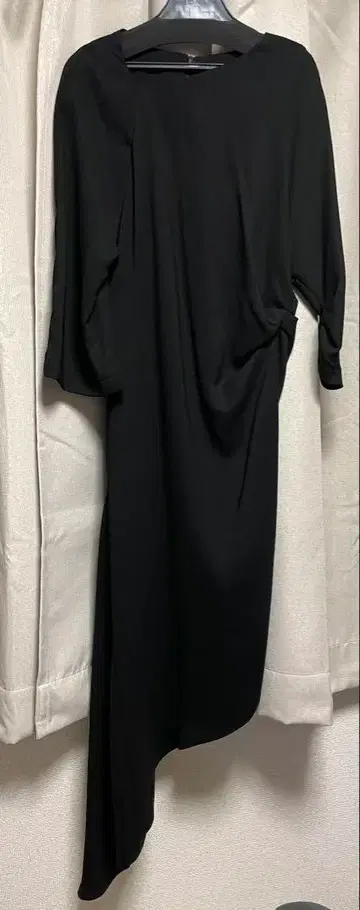 미사용 새상품! ERIKA CAVALLINI 비대칭 원피스