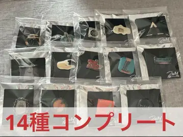 계속 심야로 해도 되는데. 뮤직비디오와 로고 핀즈 배지 전종