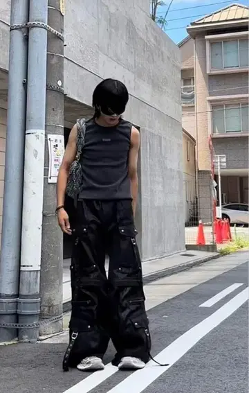 로젠 크로이츠 타이트핏 탱크탑 2