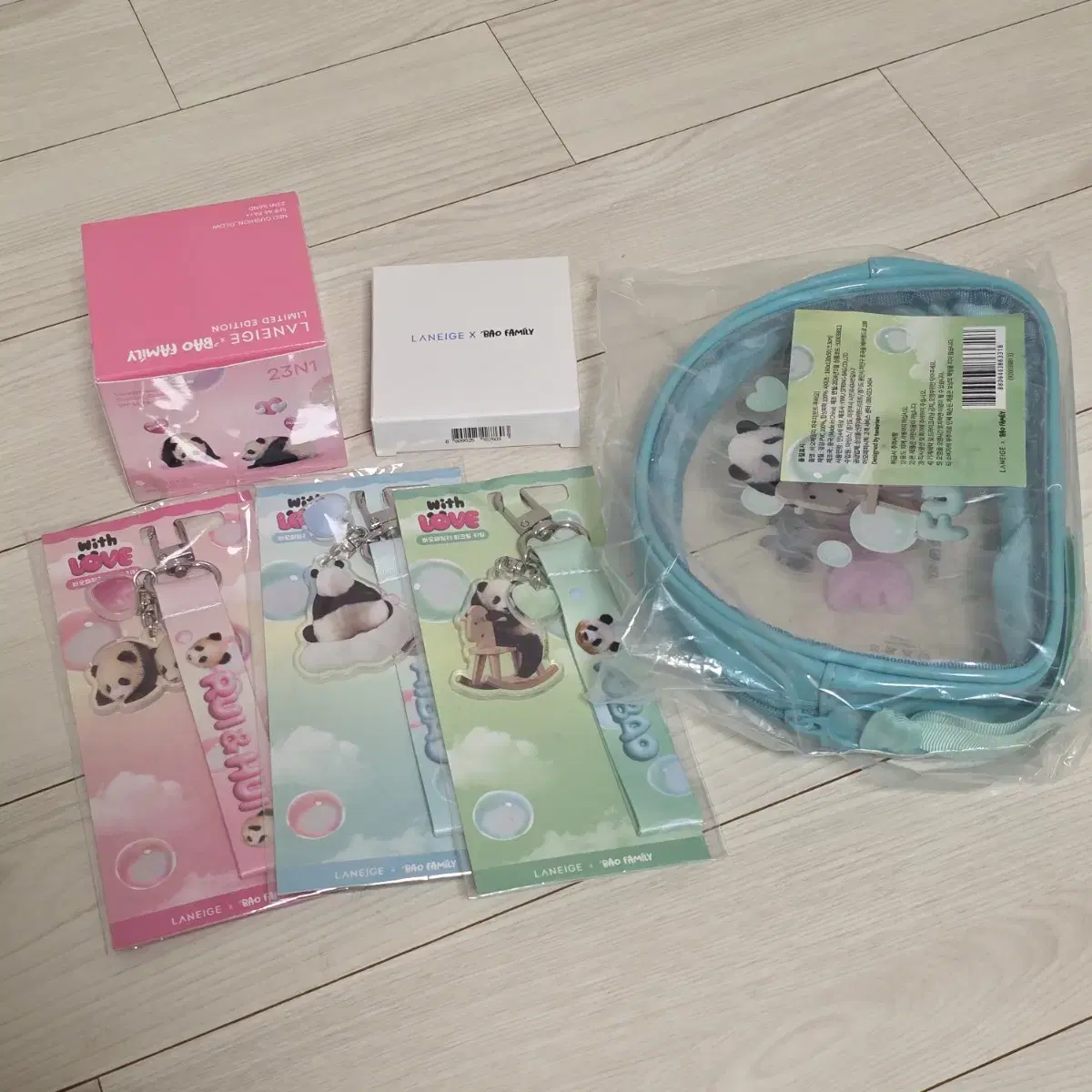 Laneige Neo Cushion 23N1 Eye Puff Cushion keyring Powder Pouch