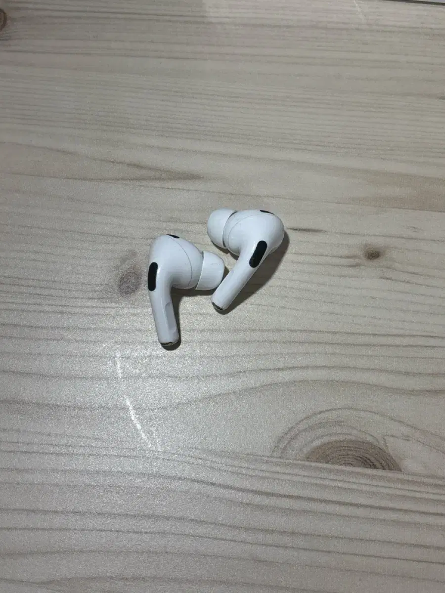 에어팟 프로 8핀 오른쪽 왼쪽 판매합니다.