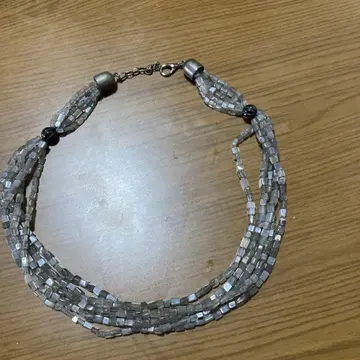 그레이 계열 다층 비즈 목걸이