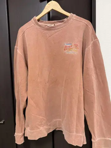 로드 아일랜드주 뉴포트시 오리지널 오렌지 크루넥 트레이닝복