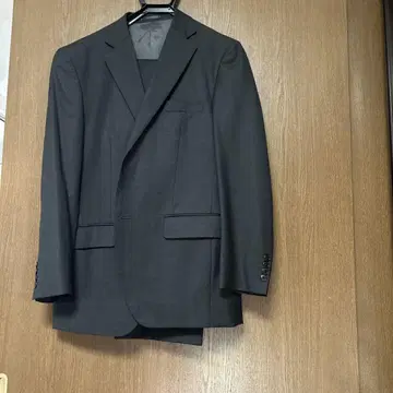 다크 그레이 비즈니스 정장 싱글 버튼
