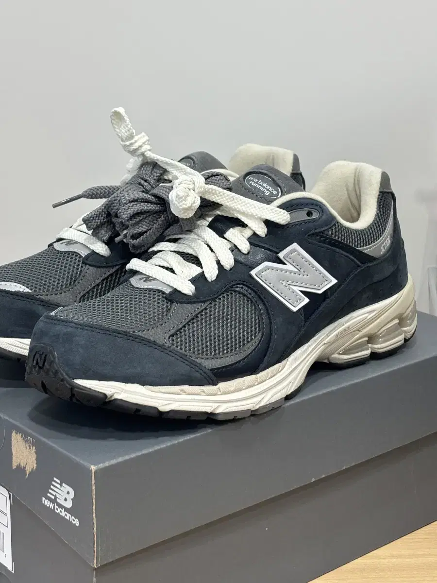 뉴발란스 M2002RNY 네이비 280 새상품 7만원할인(득탬해가세요~)