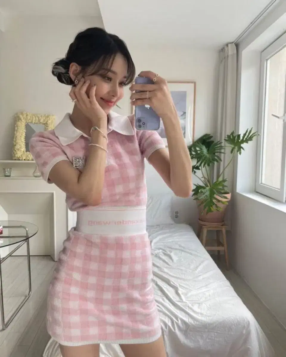 윈터 착용 알렉산더왕 깅엄 체크 크롭 테리 핑크 투피스 셋업