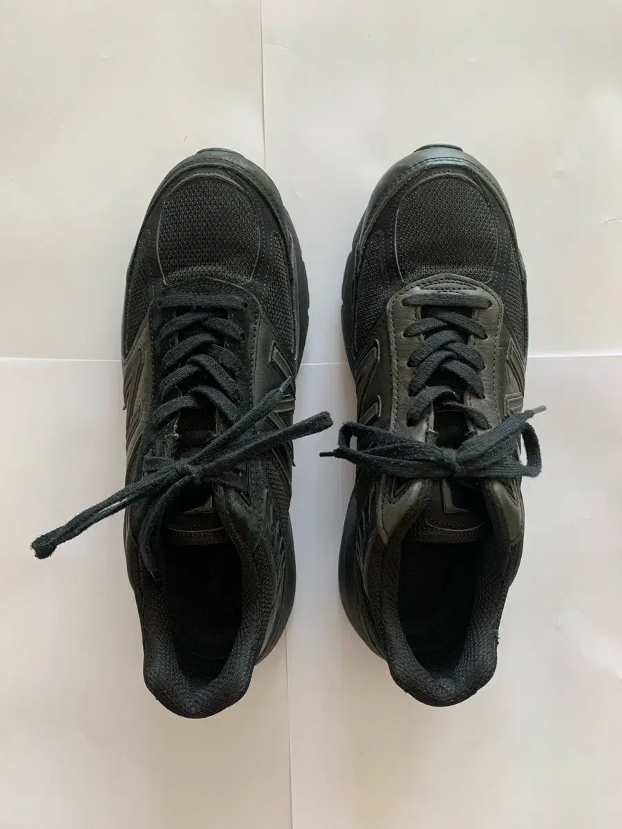 뉴발란스 990v5 엔지니어드가먼츠 블랙 275