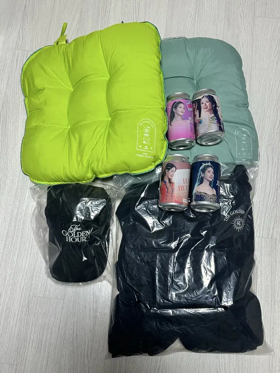 Golden Hour iu Hoodie L Large Ball Cap Black Yangilkon Cushion