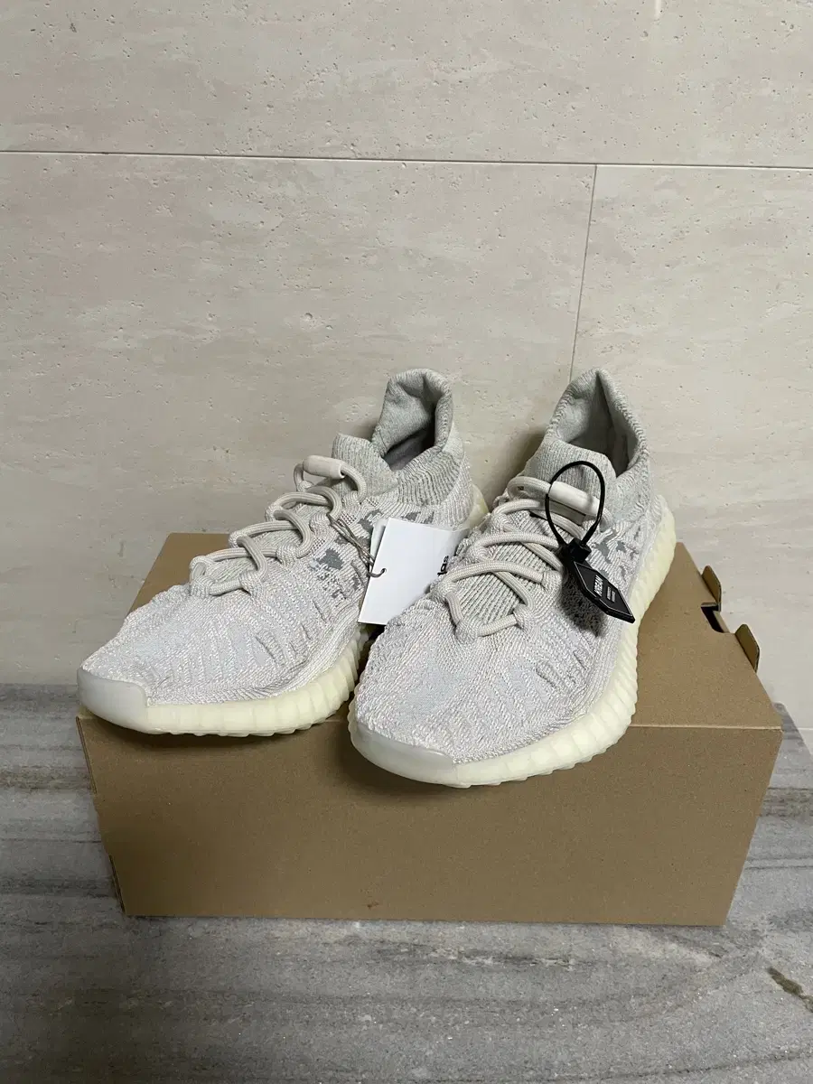 > (새상품) 아디다스 이지부스트 350V2 CMPCT 슬레이트본 255