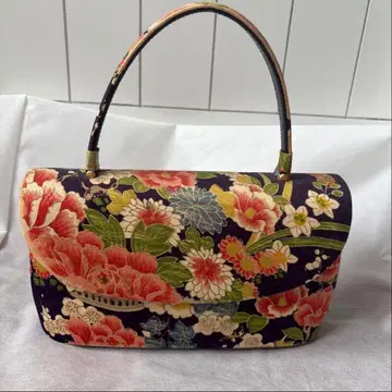 앤티크 원단을 사용한 일본 의류용 가방