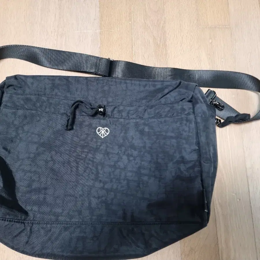 NMIXX | 엔믹스 Nmixx Bag Messenger Bag Single Use on Bunjang