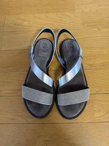 모니레 메탈릭 실버 샌들