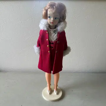 타미 인형 스탠드 포함 빨간색 퍼 코트 인형용
